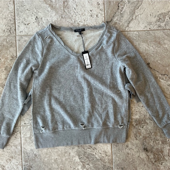 NWT Romeo & Juliet Light Heather Gray Distressed Sweatshirt, size Small - Picture 8 of 13